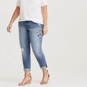 Torrid Floral Embroidered Boyfriend Jeans Size 24